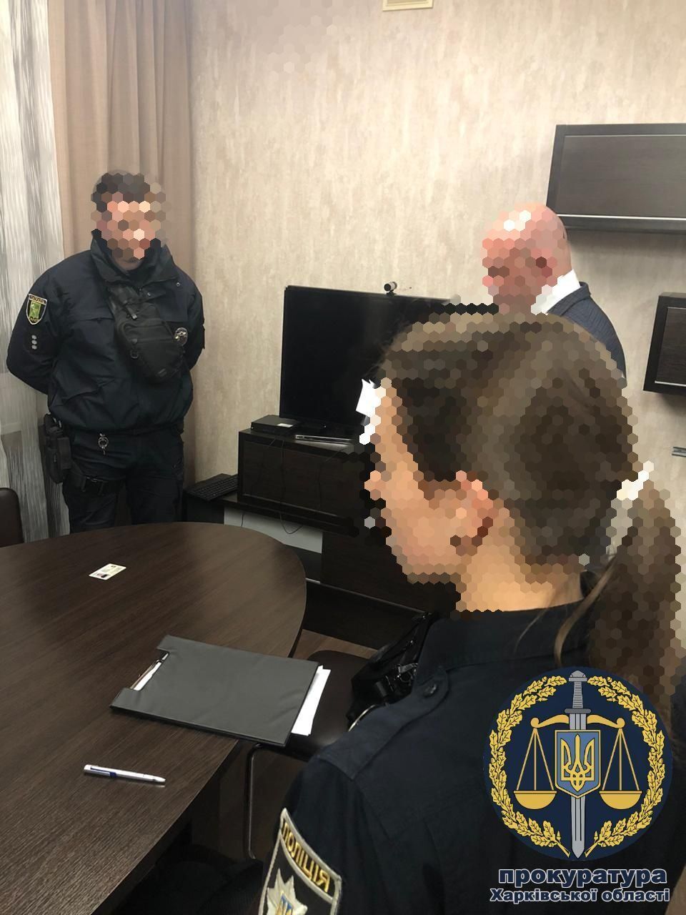 Хабарництво через мобільний додаток: двоє патрульних поліцейських постануть перед судом