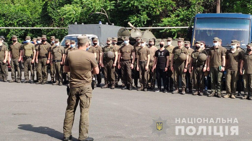 У Маріуполі поліцейські конвойної служби взяли участь у тактико-спеціальних заняттях
