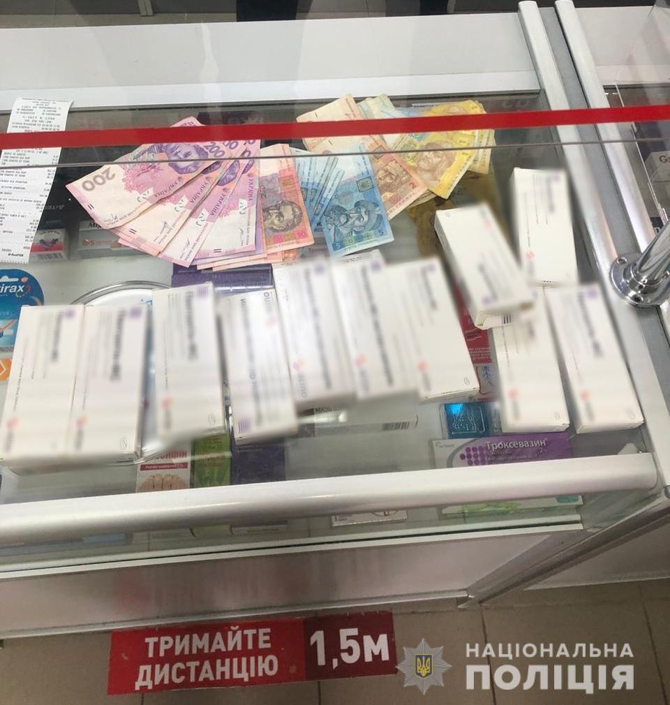 В Одесі  поліцейські викрили працівницю аптеки у порушенні правил продажу кодеїновмісних лікарських засобів