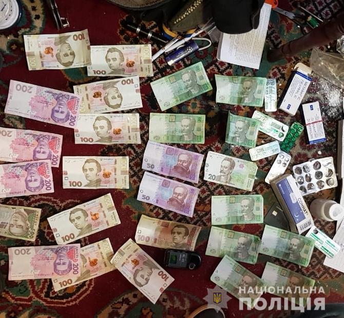 Поліція Київщини ліквідувала дві нарколабораторії та вилучила наркотики на 80 тисяч гривень