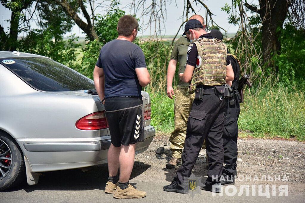 Поліцейські зі складу ООС провели відпрацювання прифронтового селища Новотроїцьке