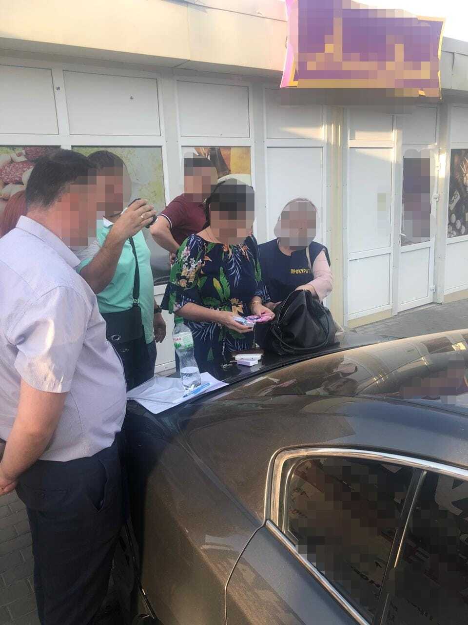 Заступника начальника управління ДПС та його спільника викрито на одержанні неправомірної вигоди (ФОТО)
