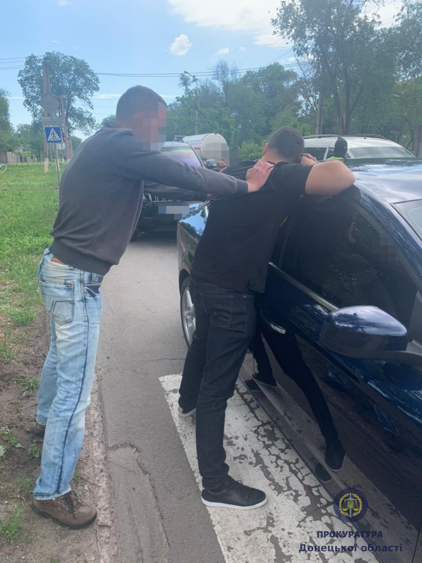 Двох інспекторів Держгеокадастру на Донеччині викрито на вимаганні та одержанні 50 тис грн хабара (ФОТО)