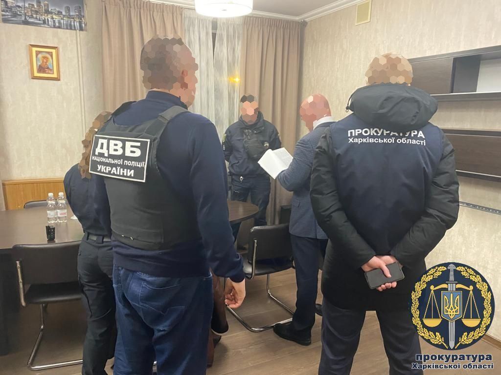 Хабарництво через мобільний додаток: двоє патрульних поліцейських постануть перед судом