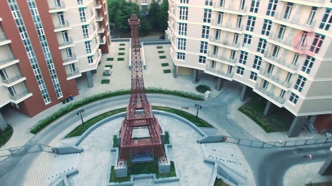  Родина прокурора мешкає в елітному ЖК з власною «Ейфелевою вежею» Фото: 100realty.ua