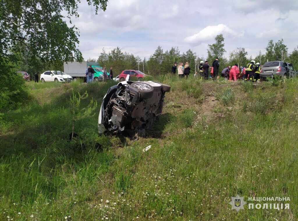 Поліція розслідує ДТП у Лиманському районі, в якій загинула людина, ще четверо -постраждали