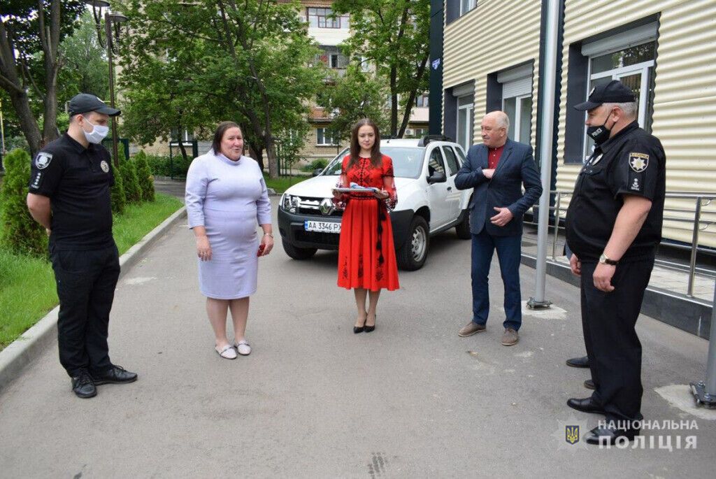 На Донеччині миколаївські дільничні патрулюватимуть місто на новому позашляховику