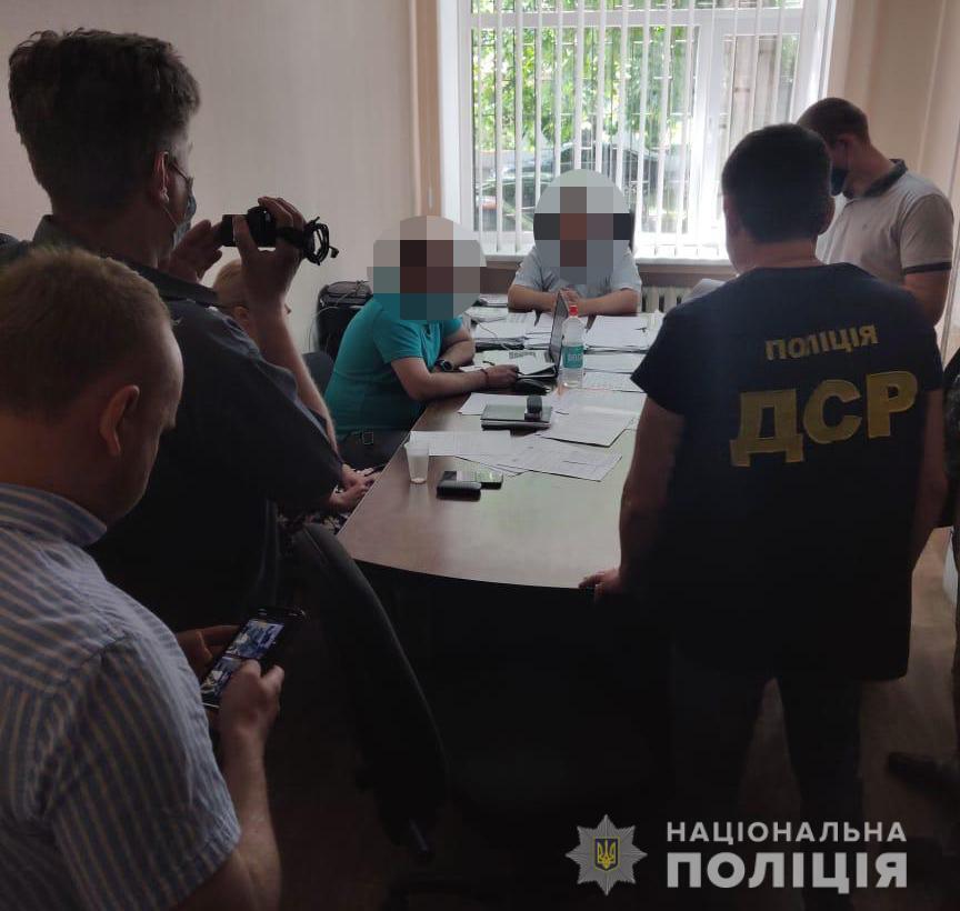 Поліція затримала на хабарі посадовця адміністрації Інгульського району Миколаївської міськради