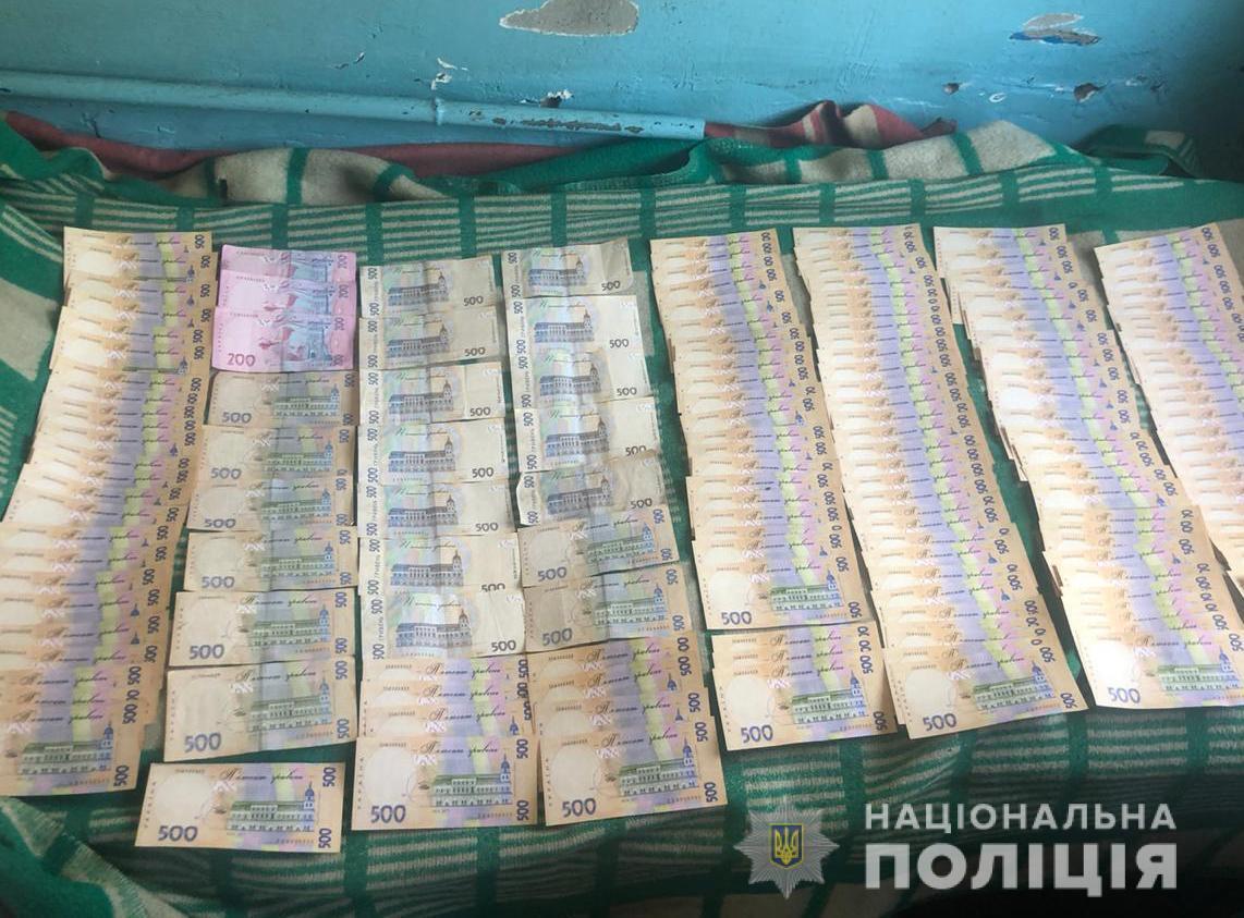 Поліція затримала на хабарі посадовця адміністрації Інгульського району Миколаївської міськради