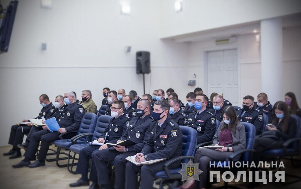 Дотримання дисципліни та законності є неухильним для всіх поліцейських, незалежно від звання та посад