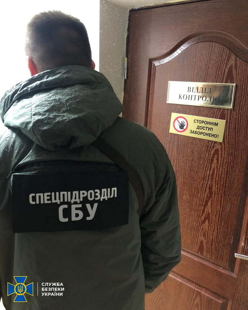 На Рівненщині податківці обкладали даниною власників алкогольних магазинів