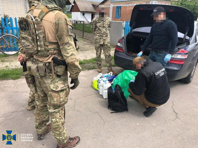 СБУ затримала подружжя наркокур`єрів з Рівненщини під час контрабанди прекурсорів на 3 мільйони гривень