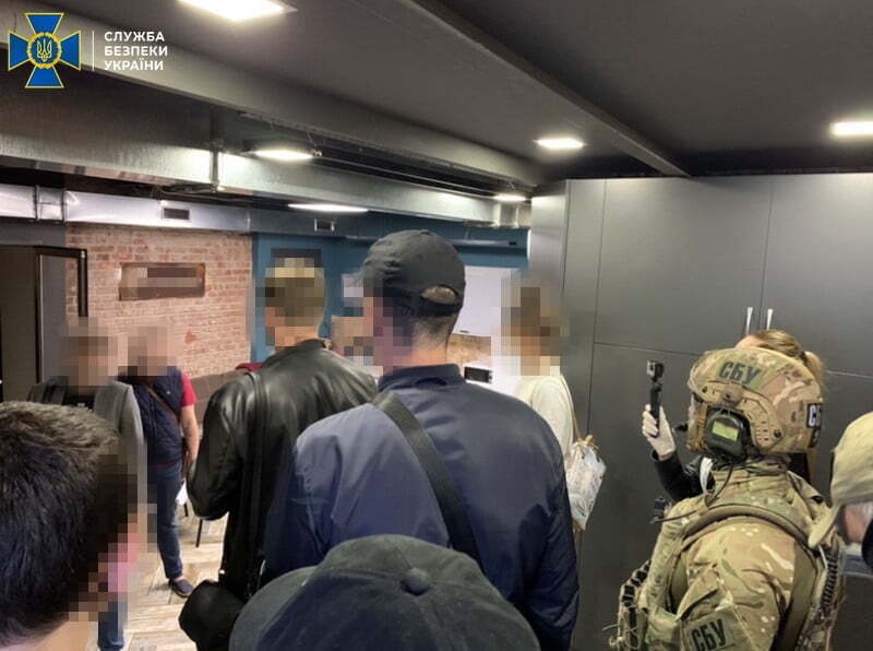 СБУ блокувала контрабанду з РФ вражаючих елементів до бронебійних снарядів