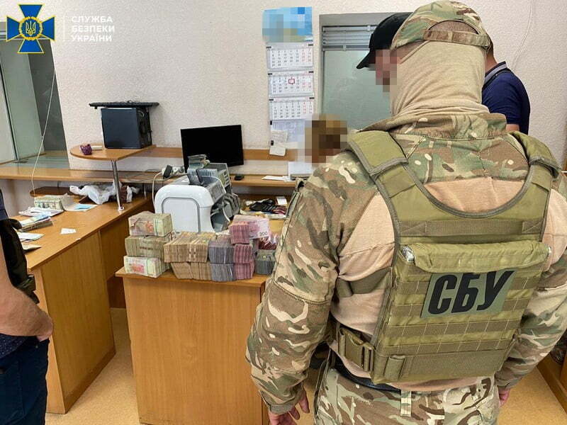 В Одесі СБУ припинила діяльність конвертаційного центру, який переводив гроші клієнтів до РФ