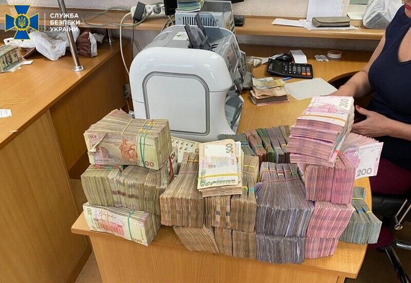 В Одесі СБУ припинила діяльність конвертаційного центру, який переводив гроші клієнтів до РФ