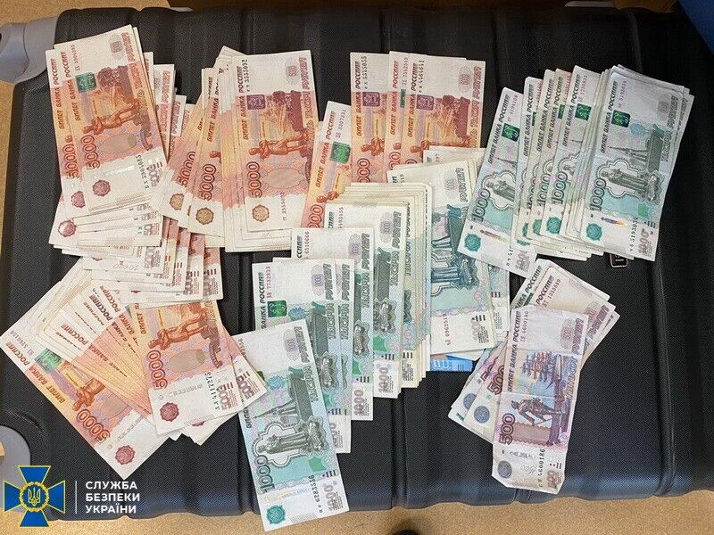 В Одесі СБУ припинила діяльність конвертаційного центру, який переводив гроші клієнтів до РФ