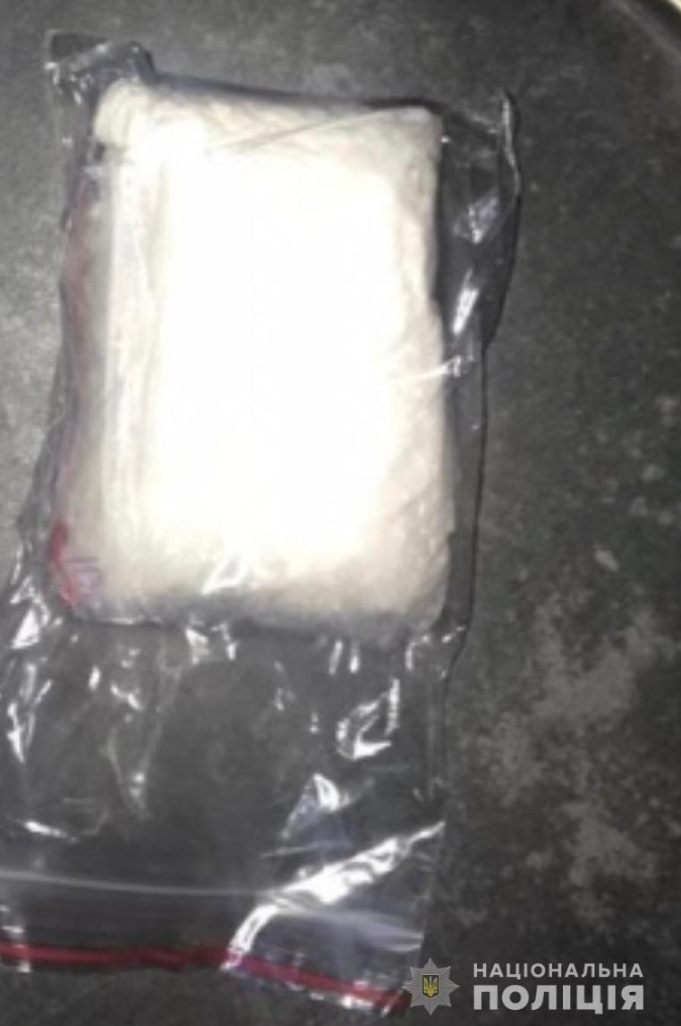 На Львівщині поліцейські припинили діяльність злочинної групи, яка розповсюджувала наркотики