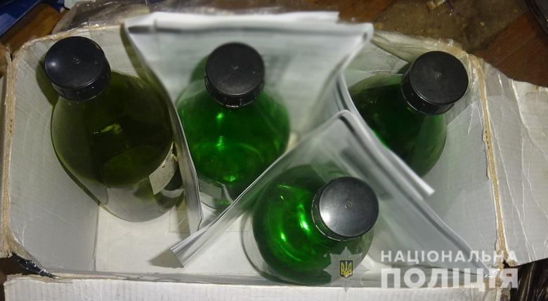 Слідчі поліції Києва повідомили про підозру чоловіку, який у гаражі облаштував нарколабораторію