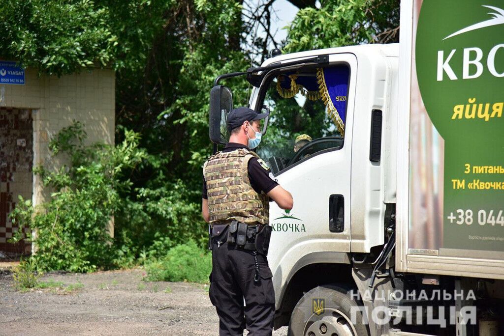 Поліцейські зі складу ООС провели відпрацювання прифронтового селища Новотроїцьке