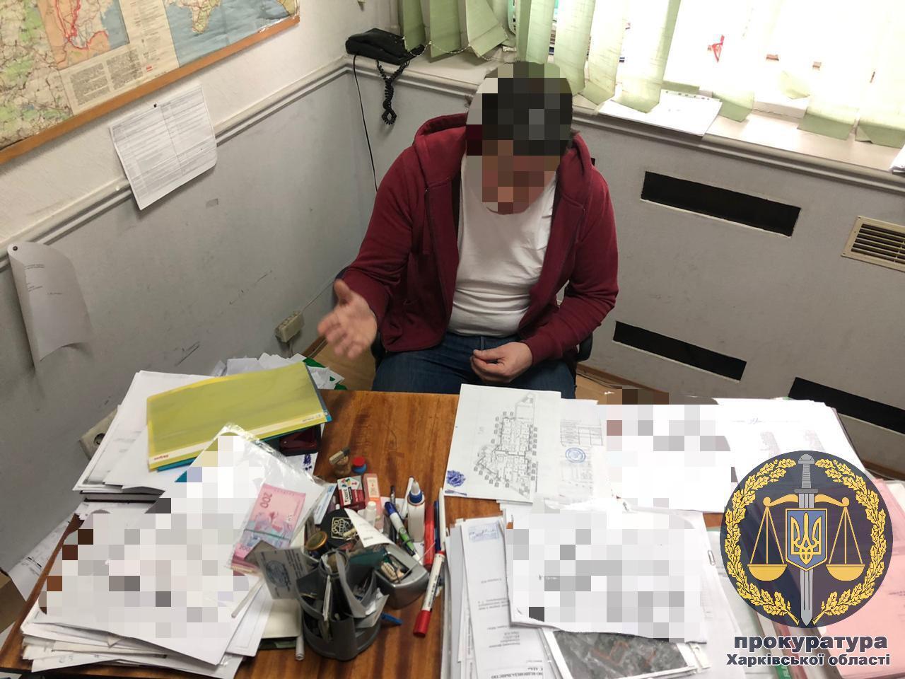 Провідний інженер КП, який вимагав 55 тис. грн хабара за відключення квартири від централізованого опалення та встановлення автономного, постане перед судом (ФОТО)