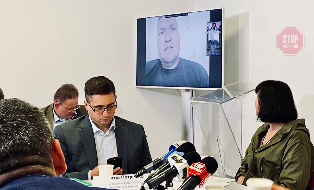 ''Чинний політичний режим виходить з монополізації ресурсів місцевими елітами'', - Ігор Петренко Фото: СтопКор