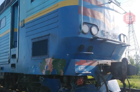 У Запорізькій області потяг протаранив автівку, є жертви (фото)