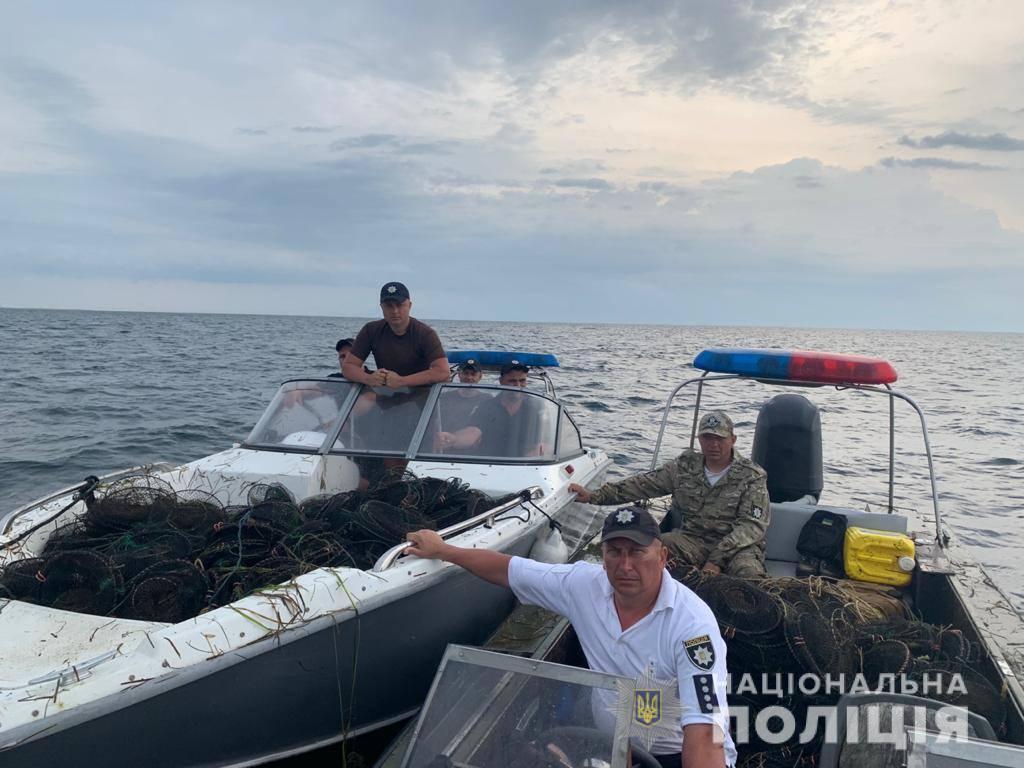 Водні поліцейські Херсонщини запобігли браконьєрському вилову риби на майже 1,5 мільйона гривень