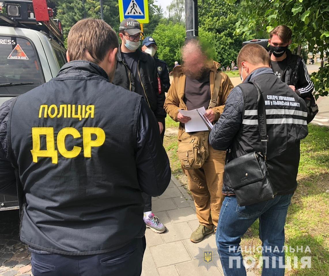 Правоохоронці викрили керівників одного з Львівських комунальних підприємств у систематичному вимаганні та одержанні хабарів