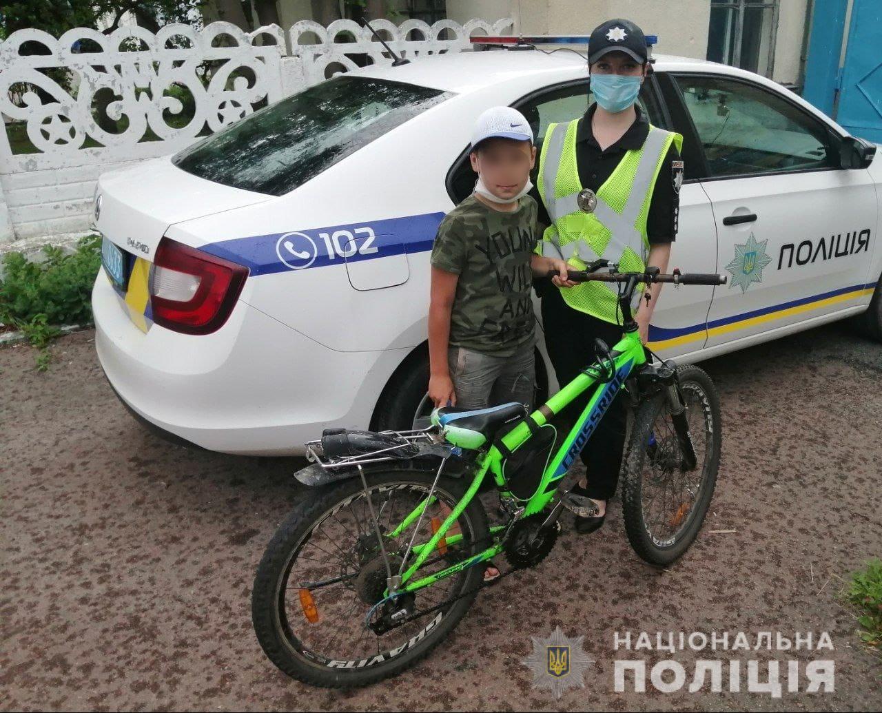 Ювенальні поліцейські Київщини повернули матері 11-річного сина, який відправився у мандри до сусідньої області