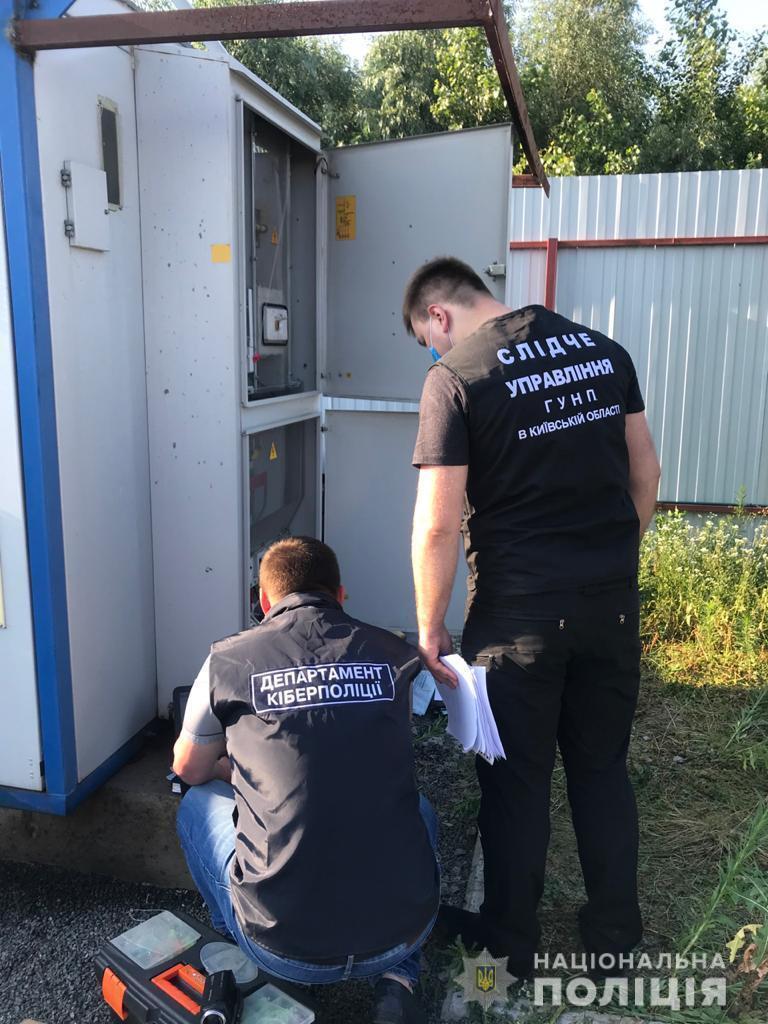 Поліцейські Київщини встановили майнінгову ферму, організатори якої викрали електроенергії на суму понад 500 тисяч гривень