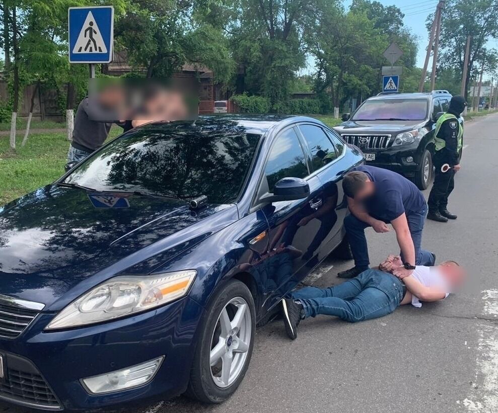 Двох інспекторів Держгеокадастру на Донеччині викрито на вимаганні та одержанні 50 тис грн хабара (ФОТО)