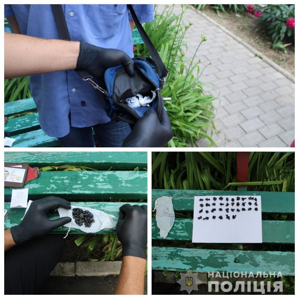В Южному поліцейські викрили наркодилера