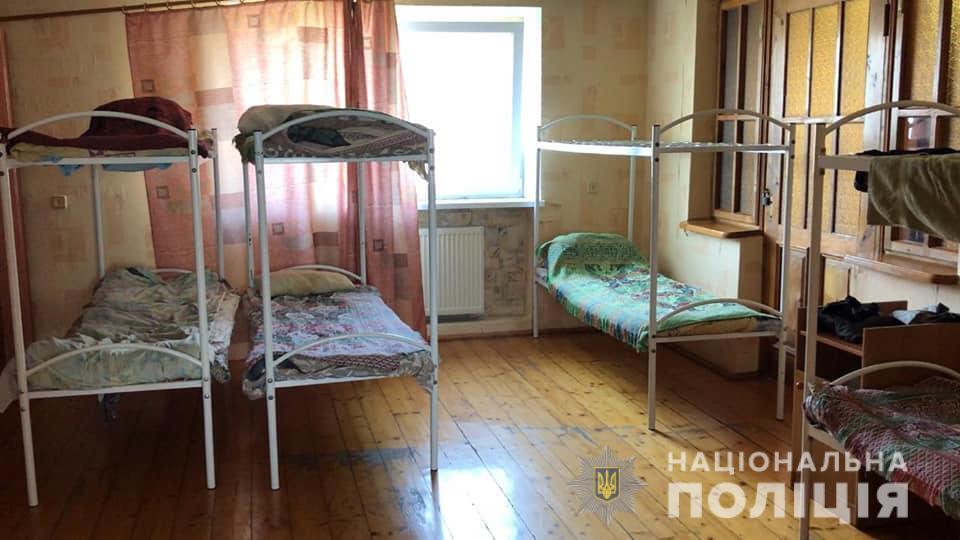На Івано-Франківщині поліція викрила «реабілітаційні» центри, де незаконно утримували людей