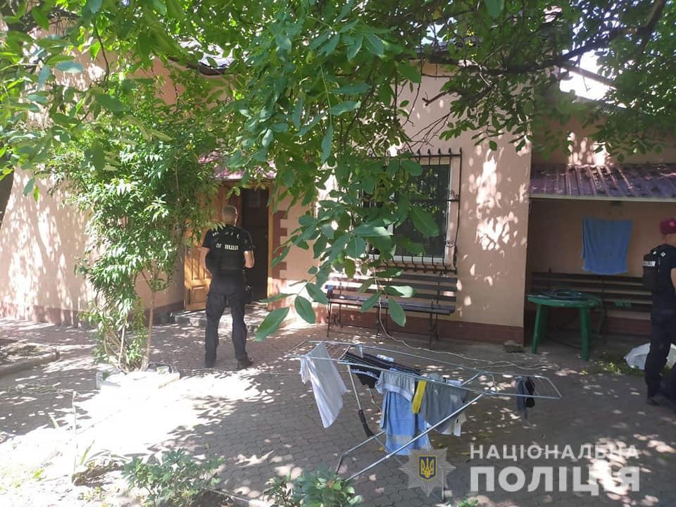 На Івано-Франківщині поліція викрила «реабілітаційні» центри, де незаконно утримували людей