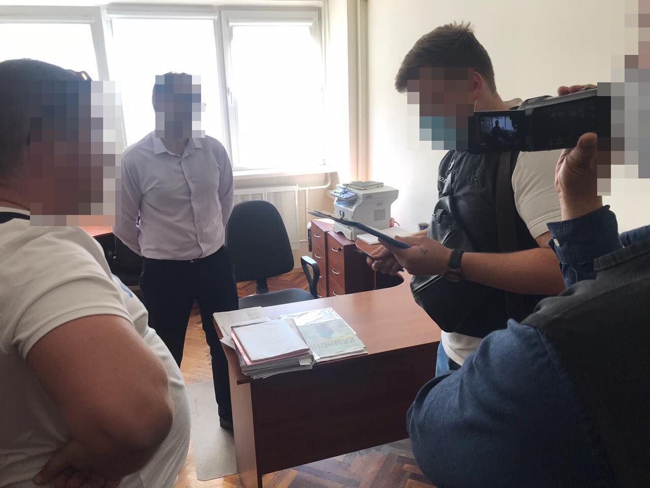 Посадовця Державного гемологічного центру України викрито на одержанні хабара