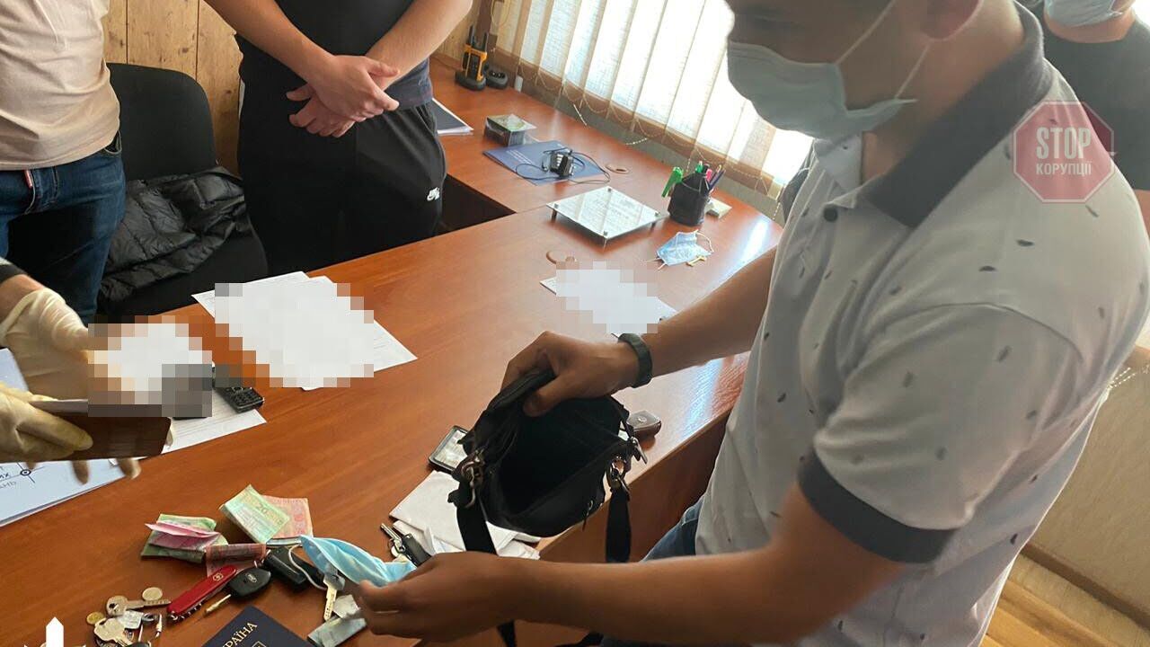 Черкаського правоохоронця викрили на торгівлі наркотиками (фото)