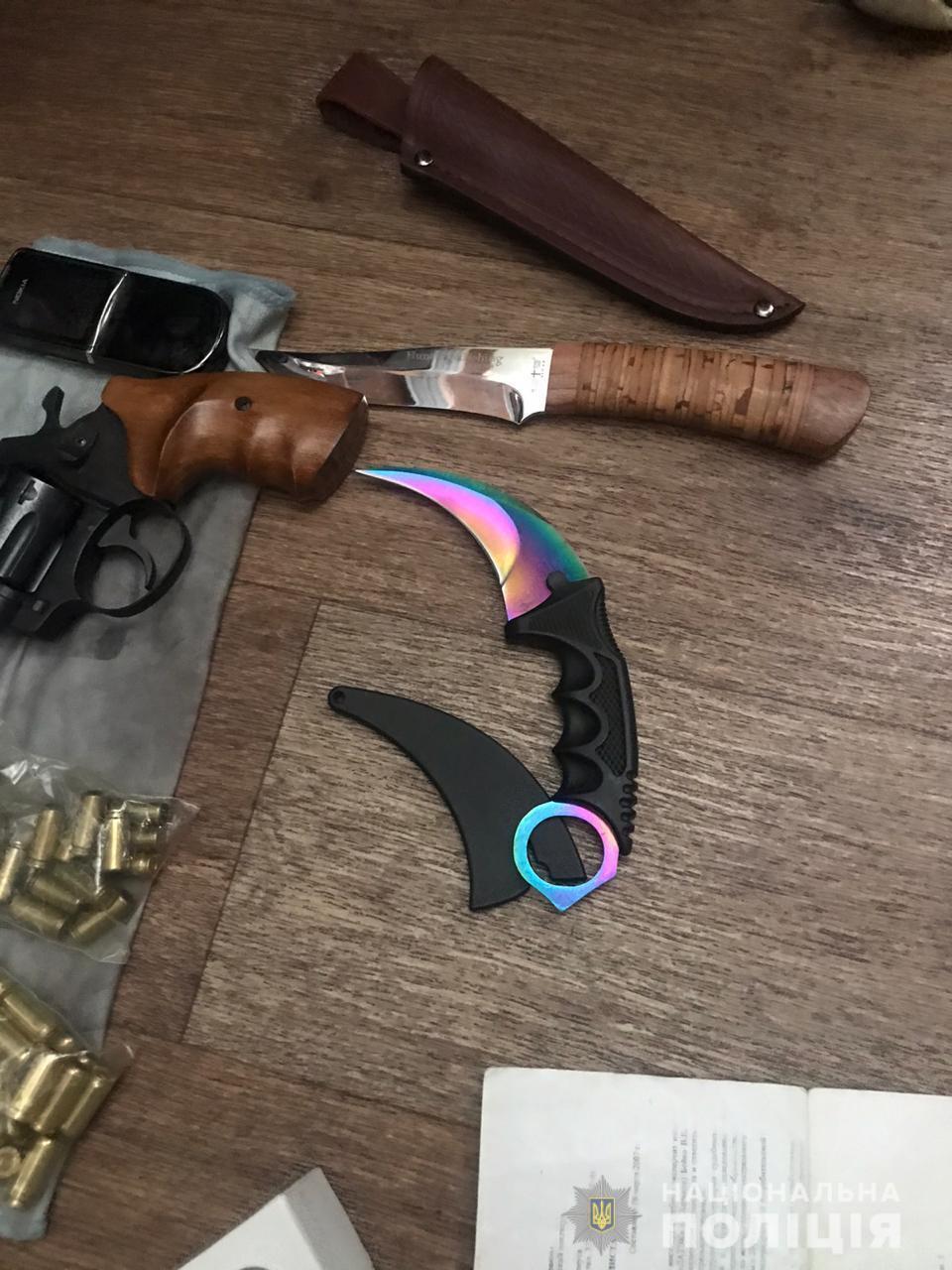 У Харкові правоохоронці викрили групу осіб, які налагодили виробництво пістолетів та патронів з метою подальшого продажу