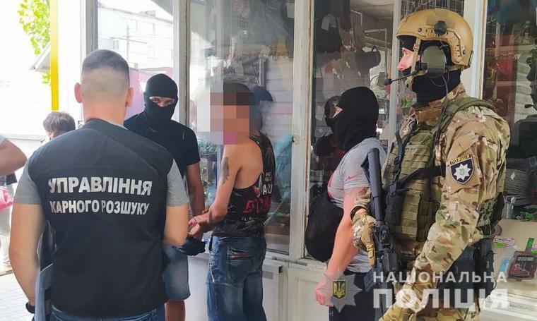 На Луганщині поліцейські затримали торгівця вибухівкою