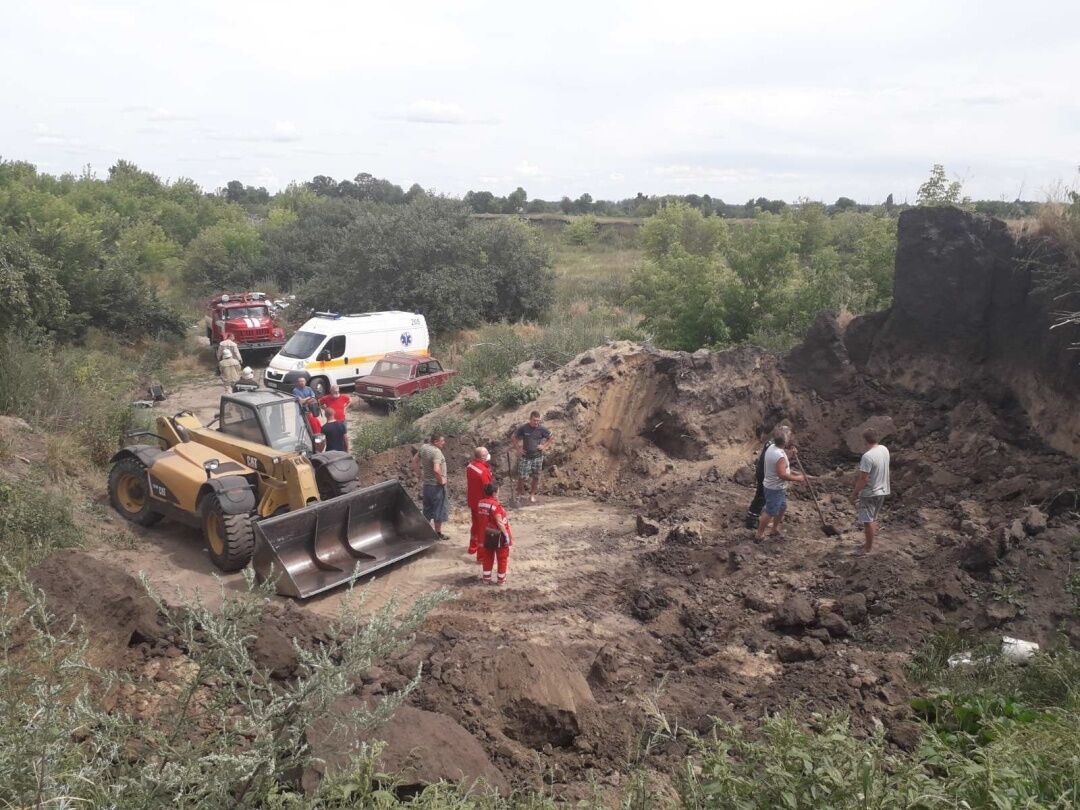 На Київщині та Дніпропетровщині під обвалами піску загинули троє людей