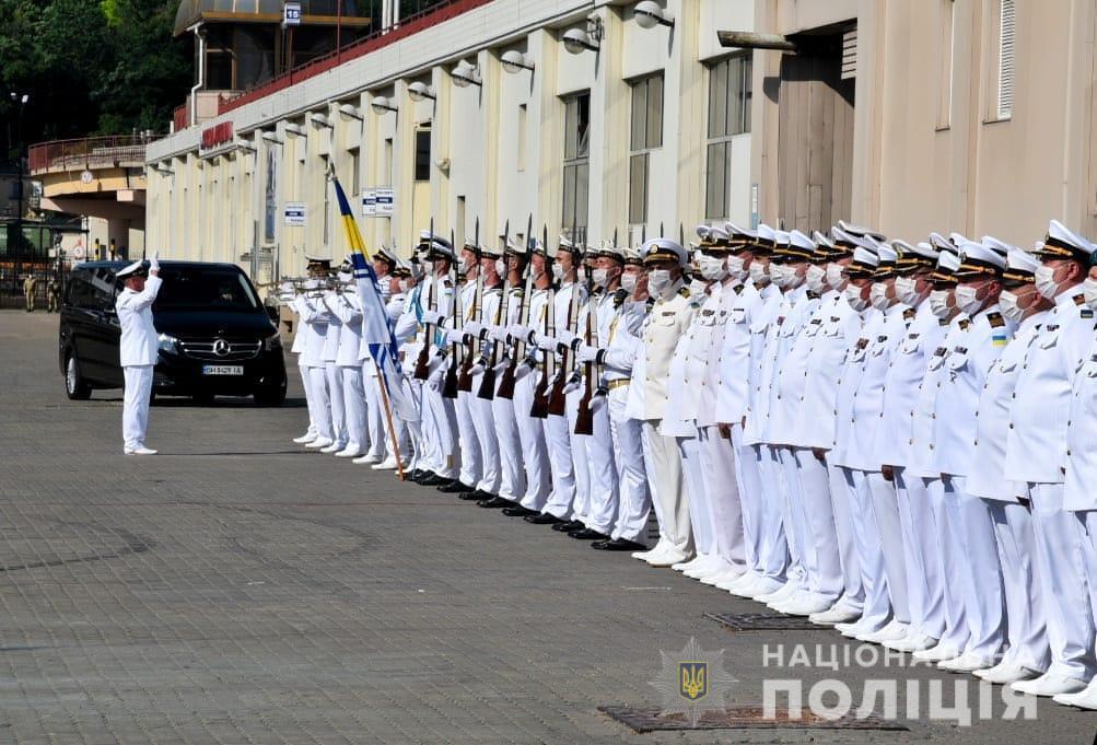В Одесі поліцейські долучилися до урочистостей з нагоди Дня Військово-Морських Сил України