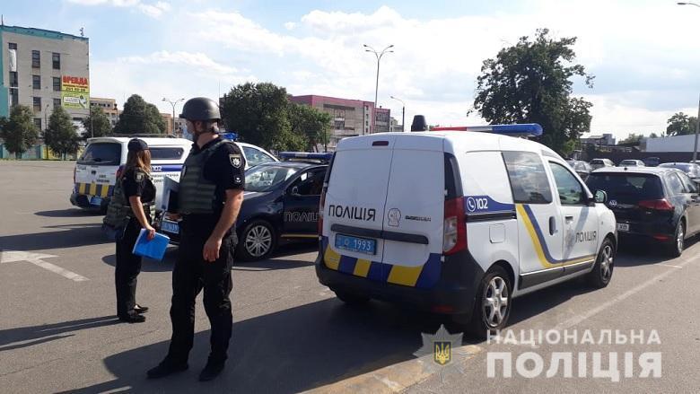 Правоохоронці встановлюють обставини вибуху невідомого предмета в столичному кафе  (ОНОВЛЕНО)