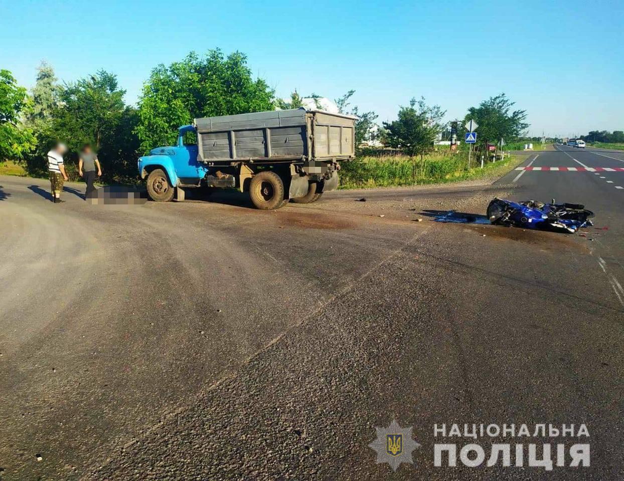 Поліцейські розслідують обставини ДТП на трасі Одеса-Рені, в якій загинув мотоцикліст