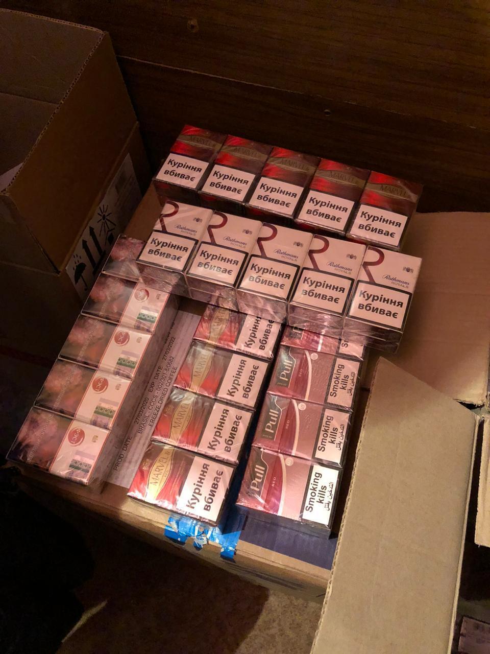 Правоохоронці Рівненщини вилучили понад 14 000 пачок контрафактних цигарок (ФОТО)