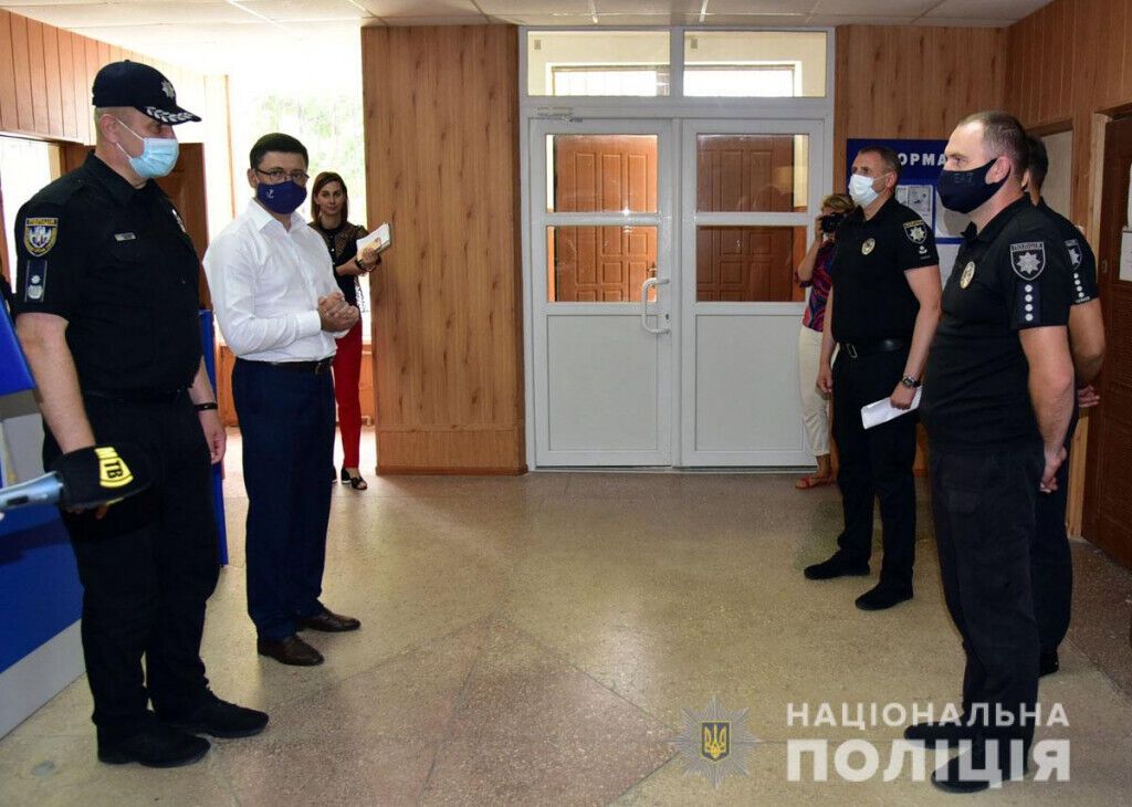 Начальник поліції Донеччини презентував результати реконструкції трьох поліцейських підрозділів