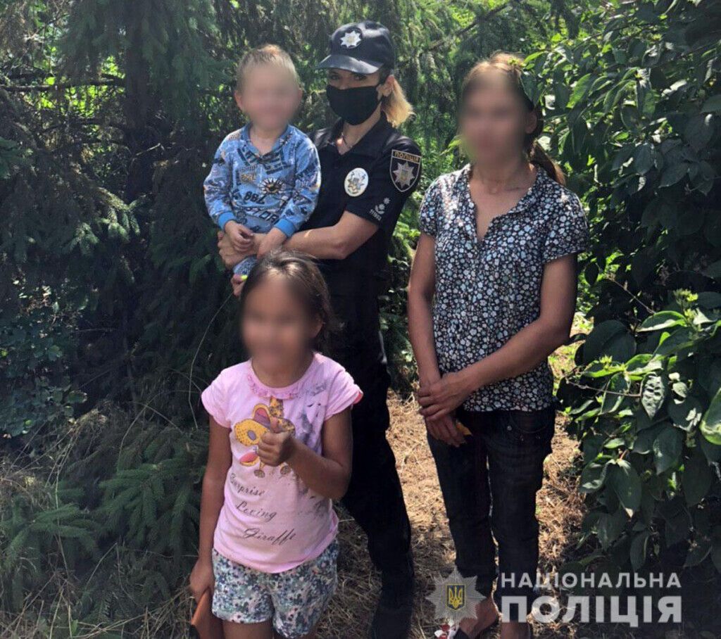 Поліцейські Костянтинівки взяли опіку над матір’ю-одиначкою та її малюками