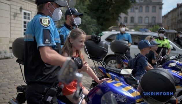 На вулиці Львова виїхали поліцейські мотопатрулі