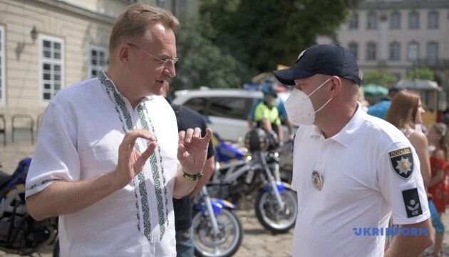 На вулиці Львова виїхали поліцейські мотопатрулі