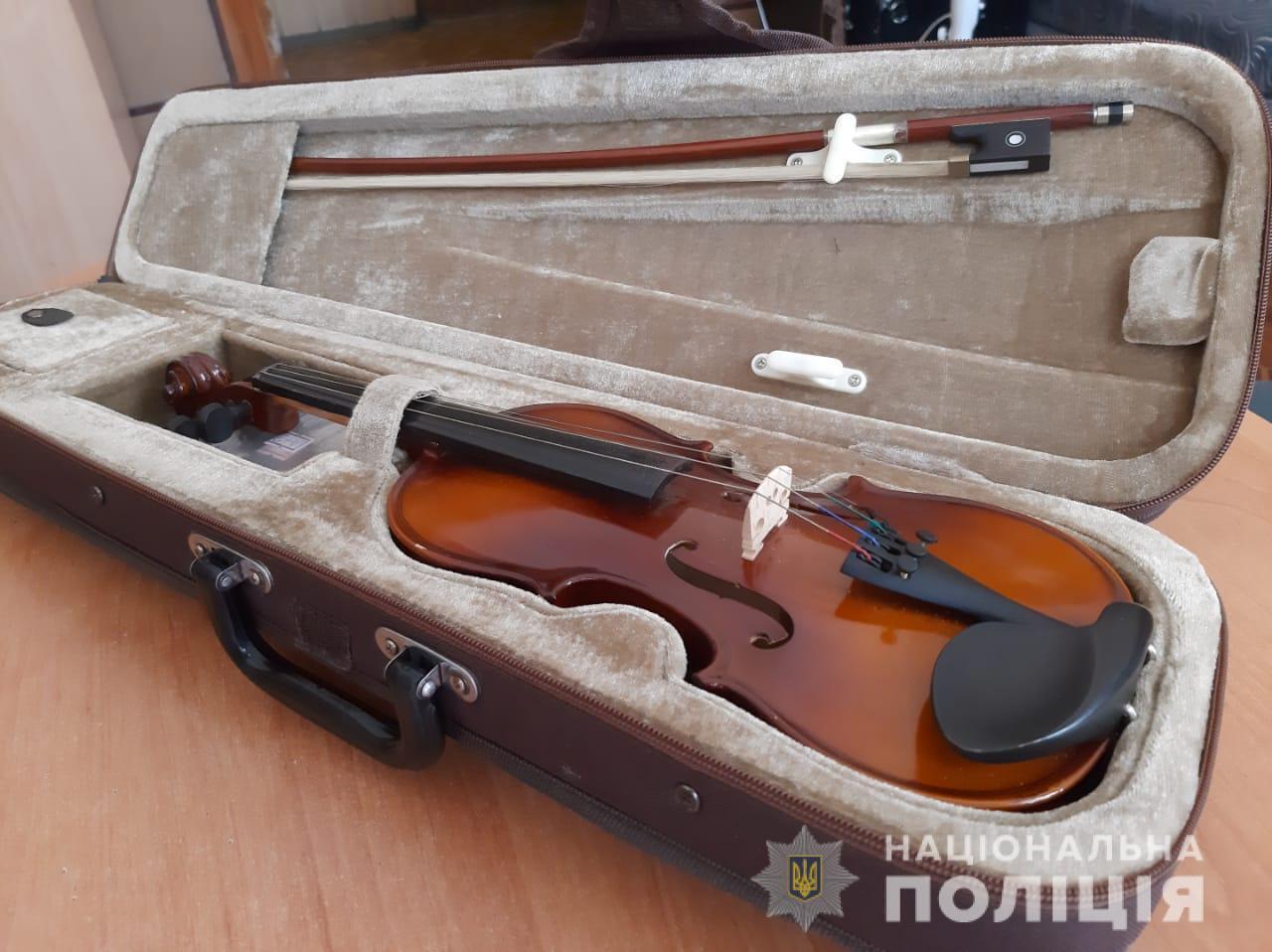 Поліцейські заарештували зловмисника, який обікрав в Одесі музей та музичну школу