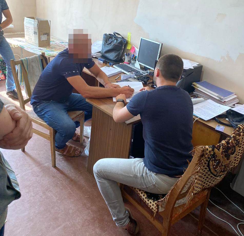 Депутата райради Чернігівської області викрито на заволодінні шляхом обману понад 5,1 млн грн (ФОТО)