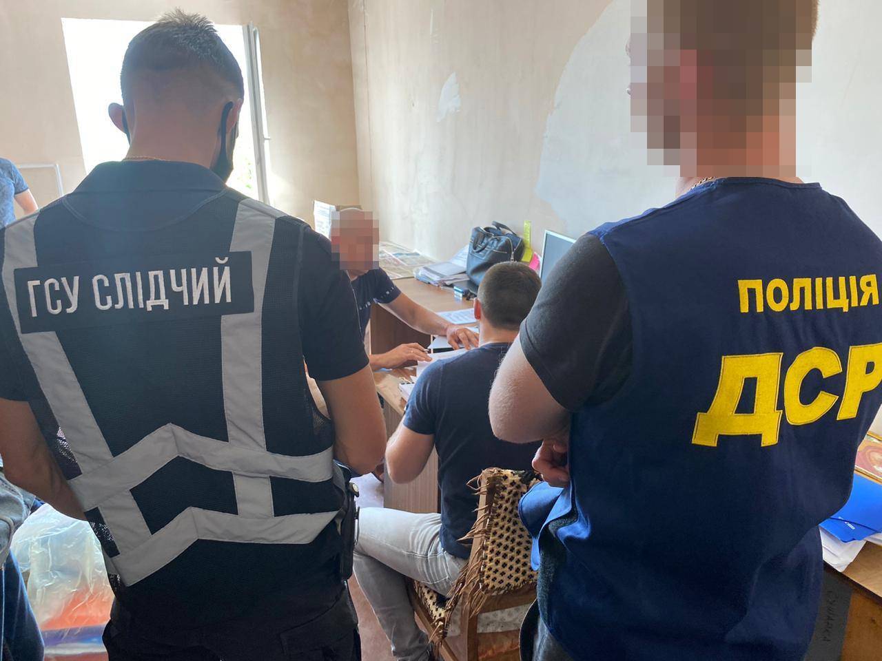 Депутата райради Чернігівської області викрито на заволодінні шляхом обману понад 5,1 млн грн (ФОТО)